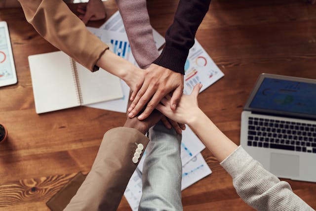 Resume, Curriculum Vitae, mercado laboral, competencia, vacantes, solicitantes, empleadores, redacción, servicios, ayuda, objetivo, trabajo, conocimiento, área administrativa, gerencial, entrevista, NY Single Mom, herramientas, trabajo de sueños, carta de presentación, habilidades, experiencia, asesoría de trabajo, consulta, capacitación, perfil LinkedIn, búsqueda de empleo, marca personal.