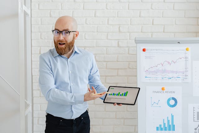 , saving, paying off debt, money habits, financial goals, financial assessment, debt strategies, savings guidance, investment basics, mindset, money habits, action plan, accountability, financial education, goal setting, expense tracking, debt payoff methods, emergency fund, financial behavior, financial planning, financial motivation, financial support