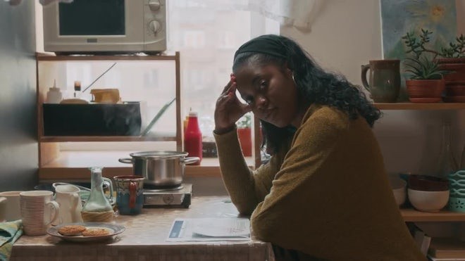 handle decision fatigue, decision fatigue, decision fatigue single mom, mental load single mothers, time management for single moms, reduce overwhelm single mom, simplify routines for moms, decision making tips for moms, daily routines to reduce stress, single mom burnout help, managing responsibilities alone, productivity tips for single mothers, reduce mental load parenting