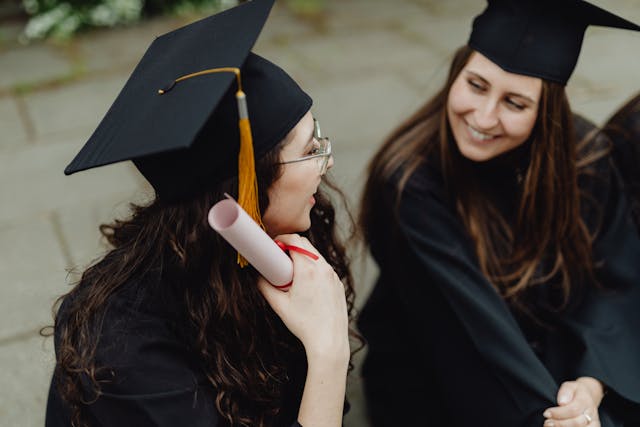 job market, technology, healthcare, mental health, finance, skilled workers, workforce opportunities, LinkedIn, medical transcription, radiologic technologists, X-ray technologists, Phlebotomists, Emergency Medical Services (EMS), Nursing Assistants, Mental health professionals, Counselors, Social workers, Psychiatric aides, Human interaction, AI / automation, Medical care, Social services, Education and training, Community colleges, Technical schools, Certificate programs, Associate degrees, Healthcare careers, Technology careers, Finance careers, Child care services, Child care workers, Preschool assistants, Early education staff, Government subsidies, Careers 2026