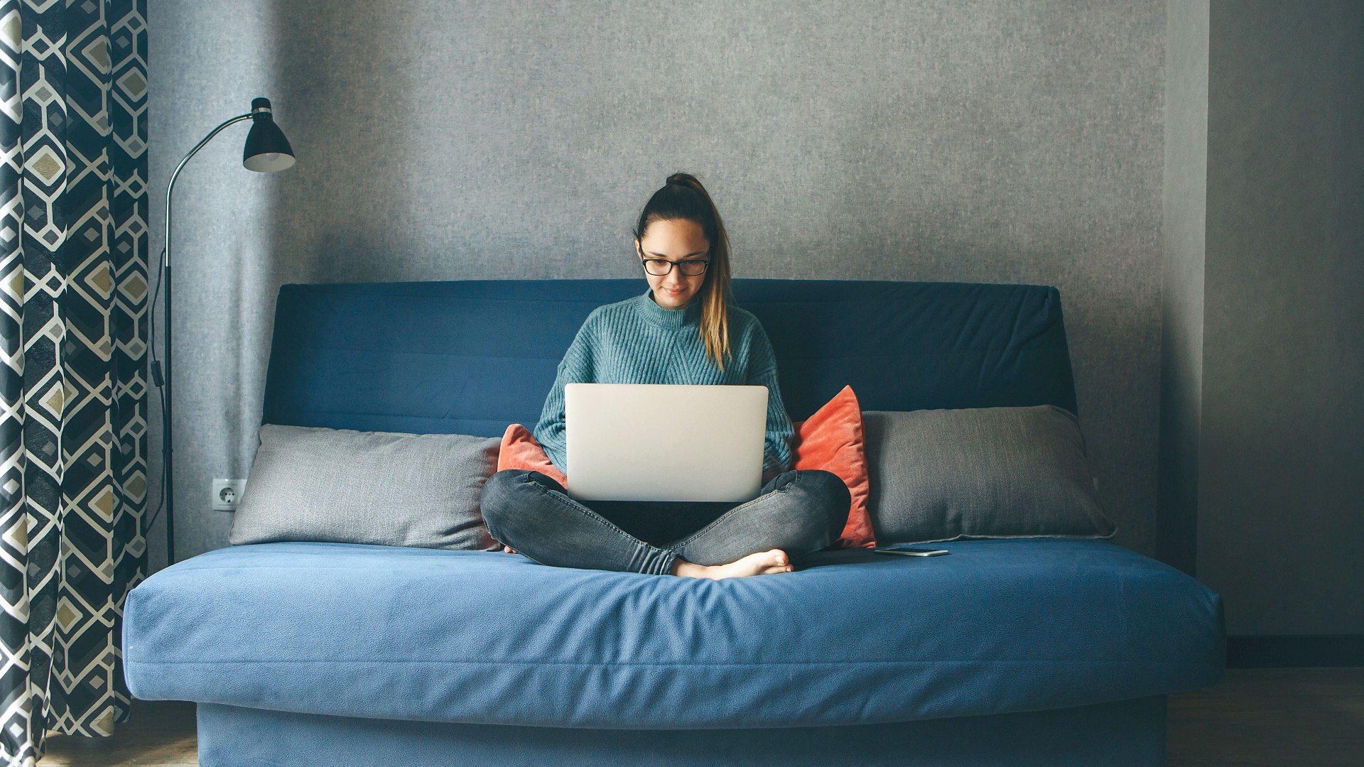 remote work, remote work tips, work from home productivity, remote productivity, virtual work, time management remote work, remote work routine, home office setup, productivity tips