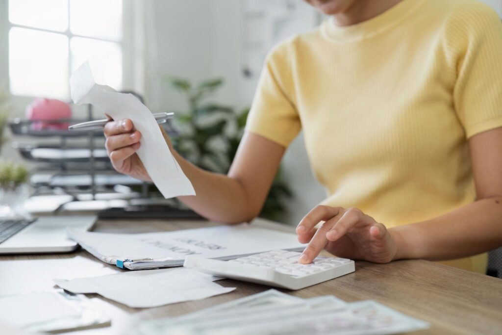 budgeting tips, budgeting tips for working professionals, money management for professionals, monthly budget planning, saving money tips, personal finance tips, budgeting for employees, financial planning for professionals, expense tracking tips, smart budgeting strategies