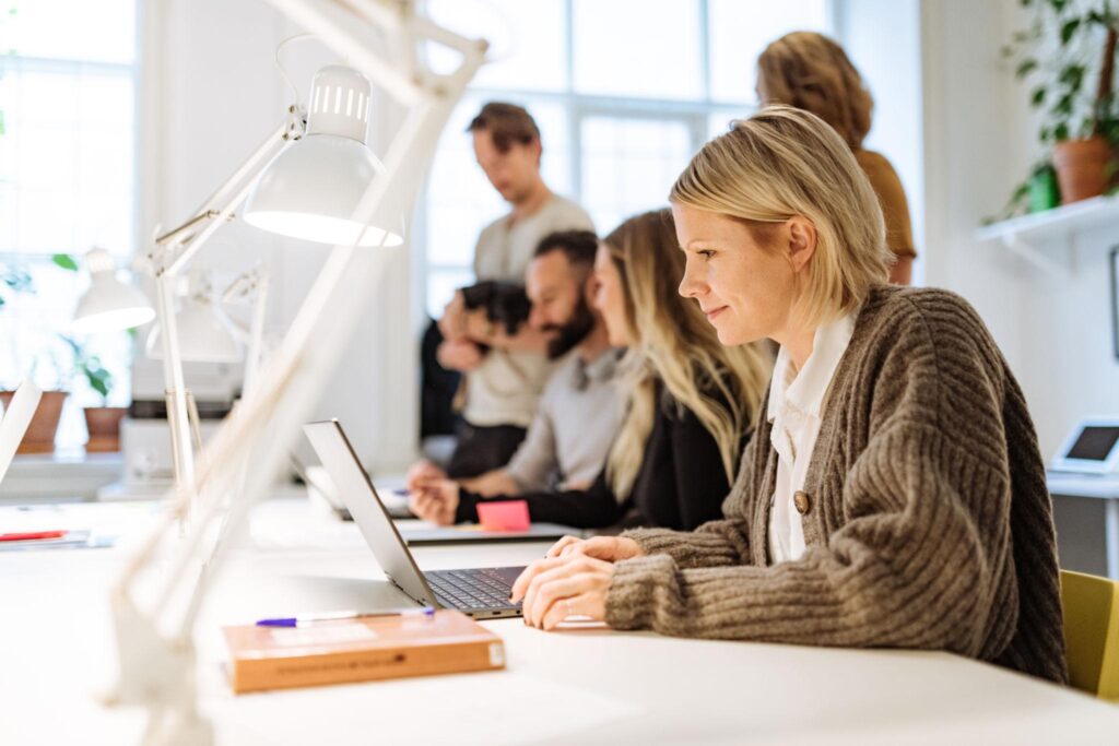 high-paying jobs, high paying jobs for women, high paying jobs, high-paying jobs for women, best careers for women 2026, remote jobs for women, flexible careers, women in tech jobs, online jobs for women, freelance jobs women, career growth women, jobs for women 2026