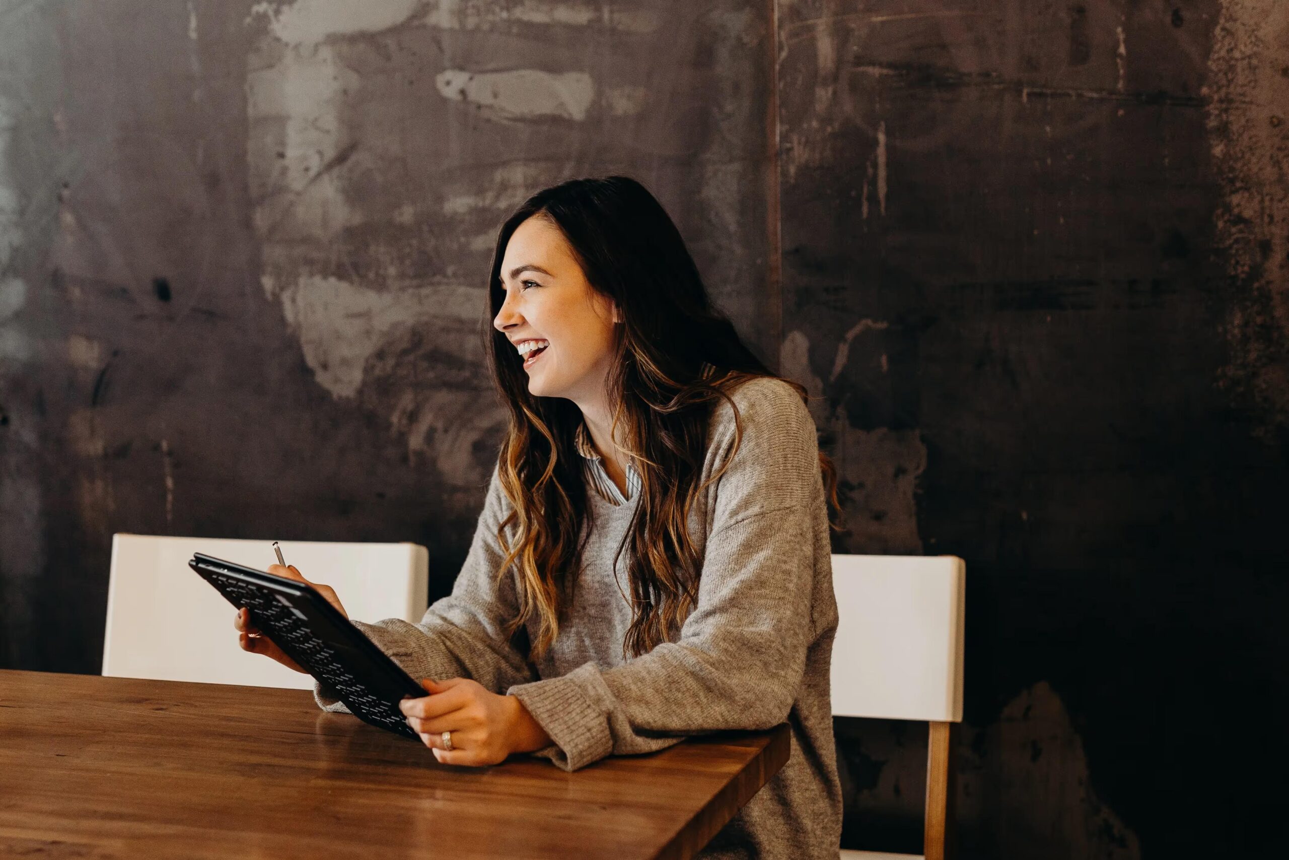 linkedin, linkedin profile writing services, linkedin for women, linkedin optimization, professional linkedin profile, linkedin headline tips, linkedin summary writing, linkedin career branding, linkedin for job search, linkedin recruiter visibility