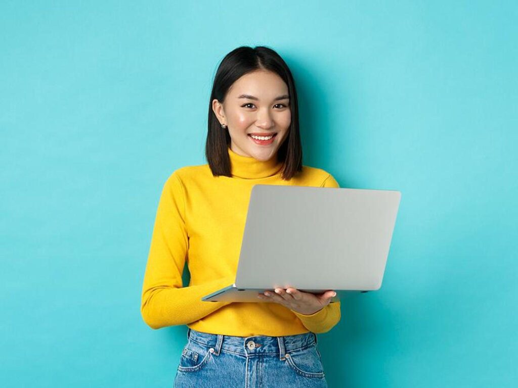 linkedin, linkedin profile writing services, linkedin for women, linkedin optimization, professional linkedin profile, linkedin headline tips, linkedin summary writing, linkedin career branding, linkedin for job search, linkedin recruiter visibility