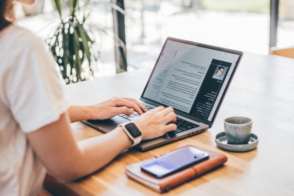 professional resume, professional resume help, resume help for women, returning to work resume, resume after career break, resume writing services women, ATS resume help, resume for moms returning to work, career gap resume, professional resume writer