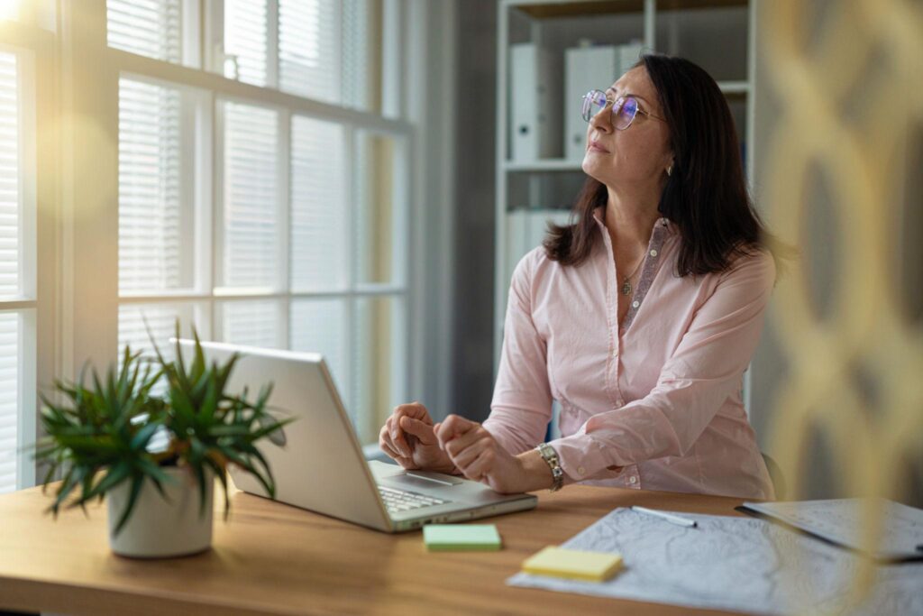 professional resume, professional resume help, resume help for women, returning to work resume, resume after career break, resume writing services women, ATS resume help, resume for moms returning to work, career gap resume, professional resume writer