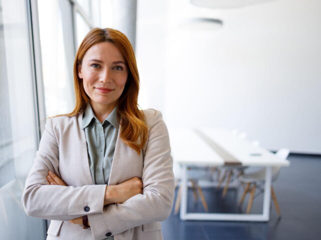 10 Powerful Resume Words Women Should Use More Often to Stand Out
