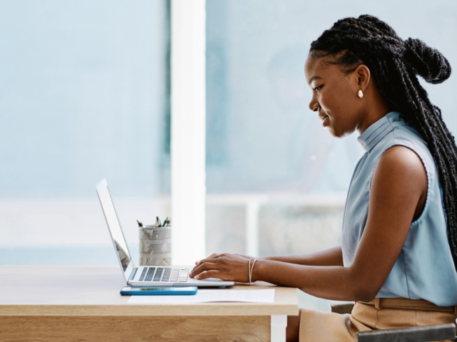 Side Hustles for Single Moms That Pay Weekly
