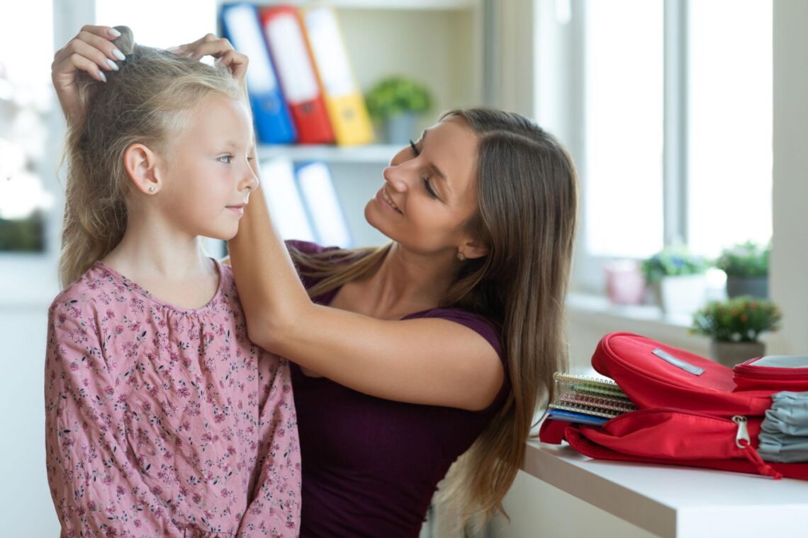 single mom, single mom hacks, school mornings, single mom school mornings, morning routine for moms, parenting hacks, back to school tips, busy mom tips, single parent mornings, school morning routine, Busy School Mornings