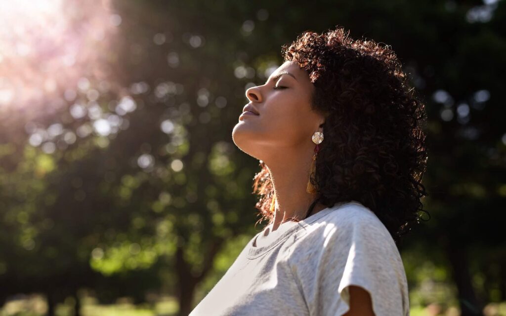 single mom burnout, burnout for single mothers, overwhelmed single mom, stress relief for moms, single mom self care, emotional exhaustion, parenting stress, mental health for moms, signs of burnout, single mother wellness, single mom, single moms