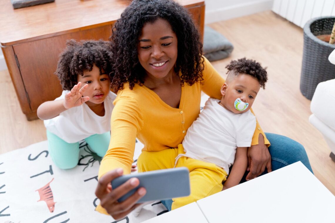 single moms, things people say to single moms, rude comments to single moms, support single moms, single mothers stereotypes, parenting alone, single moms advice, respect single moms, judgment of single mothers, modern family life, single mom