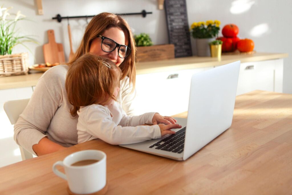 single moms, AI job search, jobs for single moms, remote work for moms, AI resume builder, flexible jobs, work from home moms, career tools AI, job search tips moms, AI career help