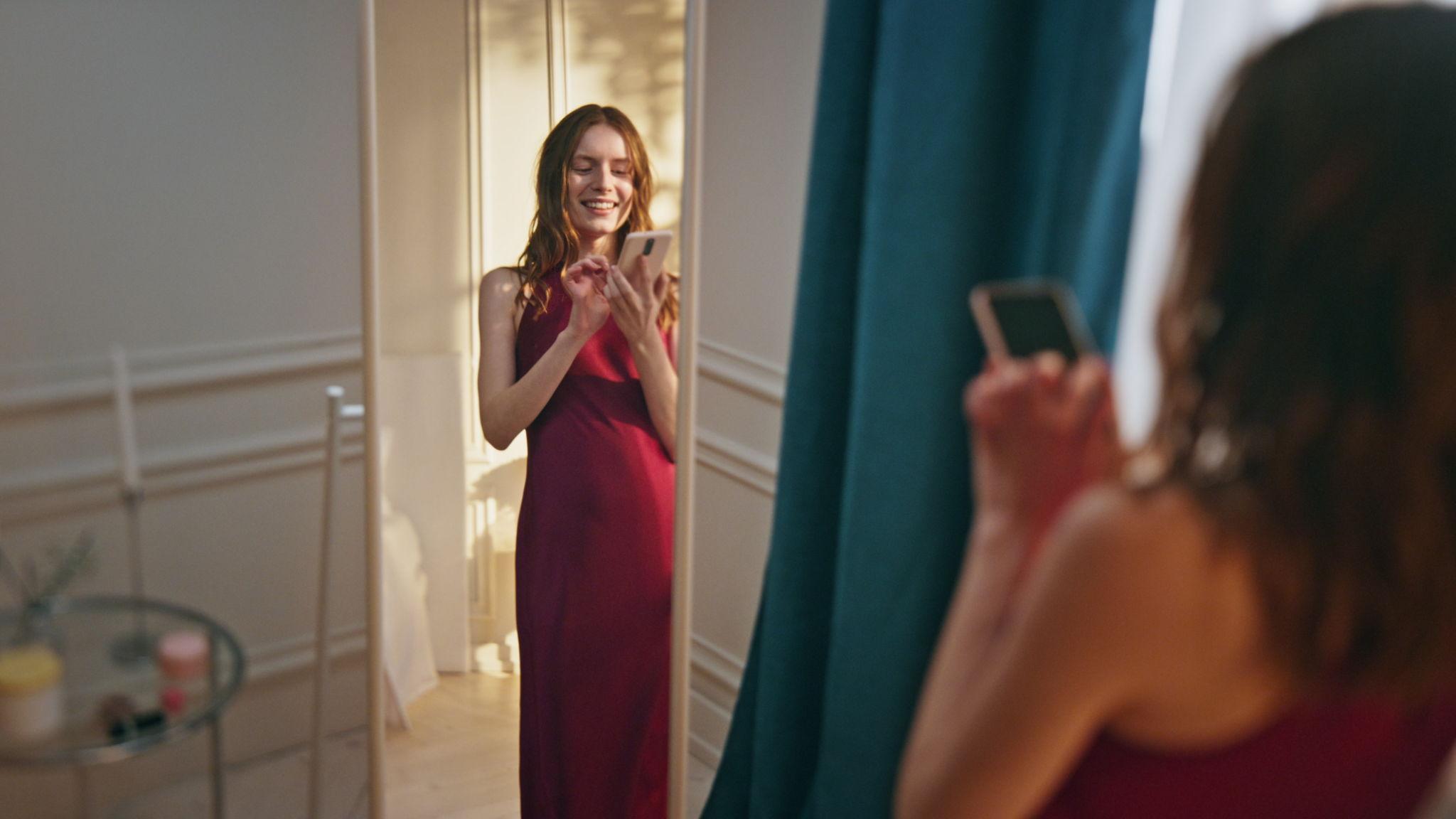 single moms, should single moms date, single moms dating 2026, dating advice for single moms, single mothers relationships, single moms love life, dating as a single mom, pros and cons of dating, single parent dating tips, relationships for single moms, single mom