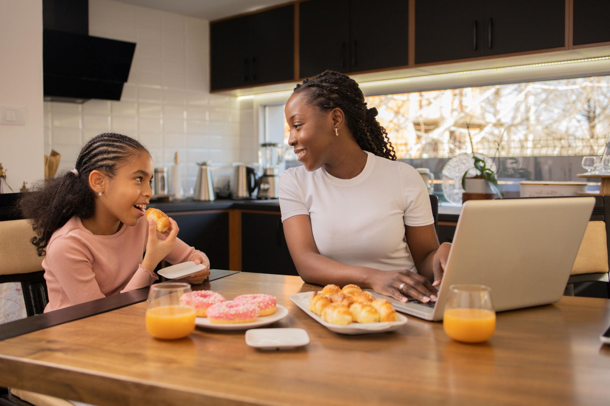 single moms, AI job search, jobs for single moms, remote work for moms, AI resume builder, flexible jobs, work from home moms, career tools AI, job search tips moms, AI career help