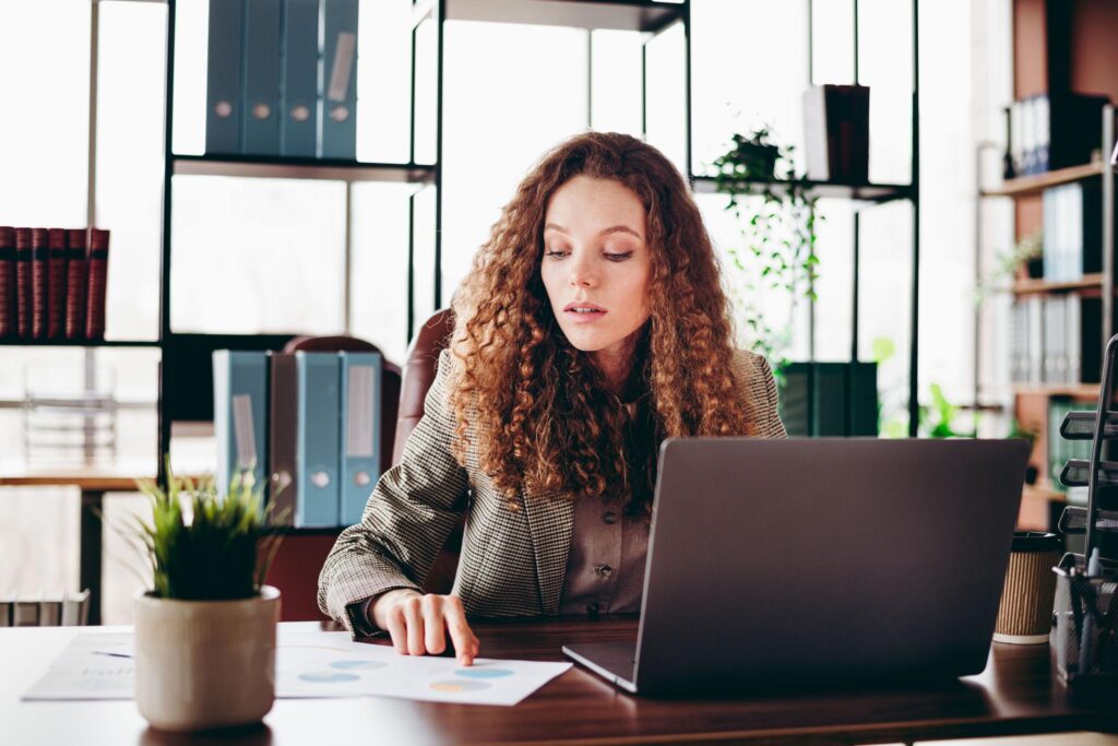 write a resume, women leadership resume, leadership resume tips, resume for women professionals, resume achievements, leadership skills resume, professional resume writing, ATS resume tips, women career growth, management resume