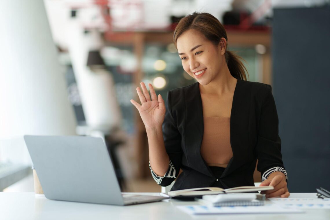career coaching, single moms, single moms careers, higher paying jobs for single mothers, career growth for moms, flexible high paying jobs, salary negotiation tips, remote jobs for moms, career advancement strategies