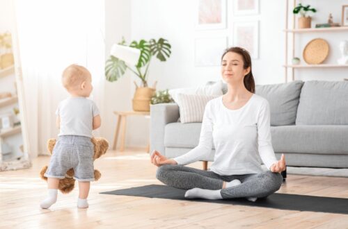 fitness routines, home workouts for moms, single mom, single mom fitness, at home workouts, fitness for busy moms, healthy lifestyle, beginner workouts, quick home exercises, stress relief workouts, bodyweight workouts, mom fitness tips, exercise at home, workout routines for women