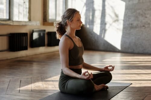 mental health tips, single mom, mental health for moms, self-care for moms, overwhelmed moms, stress management, parenting stress, emotional wellness, self-care tips, work-life balance, mental wellness, single parent support, mom burnout, healthy habits, mindfulness for moms