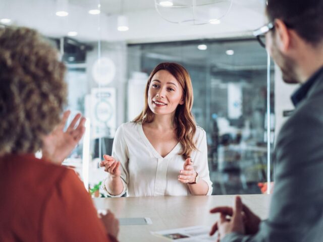 How to Speak About Your Professional Achievements With Confidence
