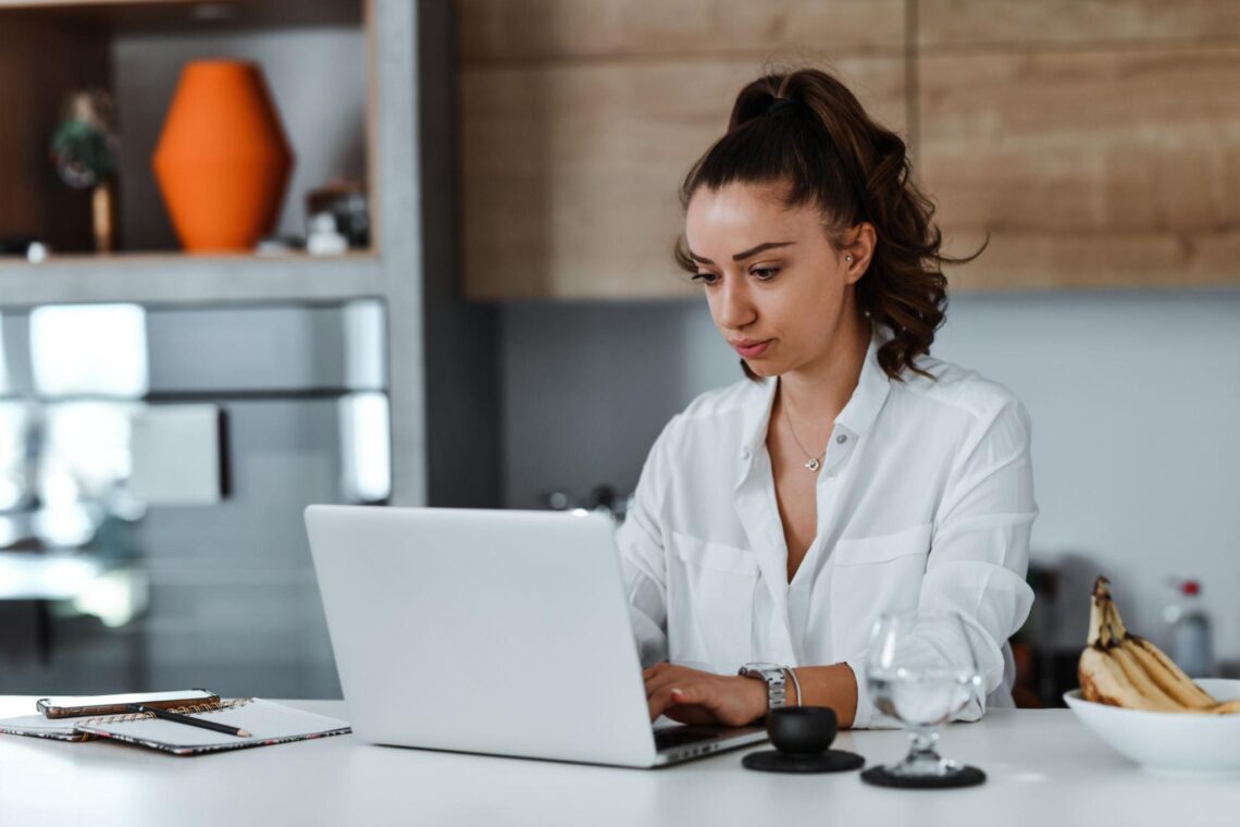 remote business, remote business ideas, single mom business, work from home, online income, freelance writing, virtual assistant, blogging, affiliate marketing, digital products, online tutoring, social media management, remote work opportunities, business ideas for moms, flexible business ideas