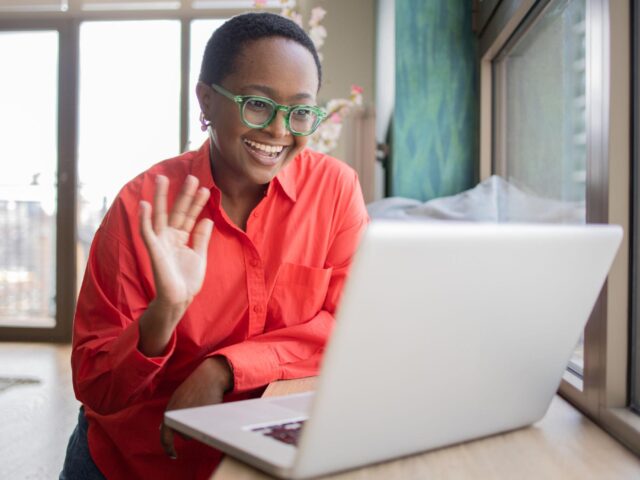 From Side Hustle to Startup: Using AI and Remote Work to Build a Business Faster