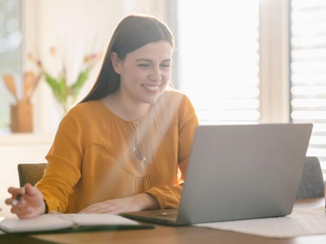 Resume Tips for Women Returning to Work After a Career Break