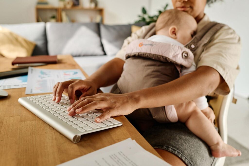 stay-at-home Mom, stay at home mom, stay at home, stay-at-home, single mom, mom, mother, mothers, women, returning to work after motherhood, career restart for moms, single mom career advice, stay-at-home parent jobs, resume tips for moms, work after parenting break, flexible jobs for moms, working moms, career change for mothers, remote jobs for moms, women returning to work, job search for moms, parenting skills in workplace, parenting skills