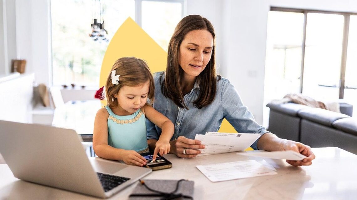 stay-at-home Mom, stay at home mom, stay at home, stay-at-home, single mom, mom, mother, mothers, women, returning to work after motherhood, career restart for moms, single mom career advice, stay-at-home parent jobs, resume tips for moms, work after parenting break, flexible jobs for moms, working moms, career change for mothers, remote jobs for moms, women returning to work, job search for moms, parenting skills in workplace, parenting skills