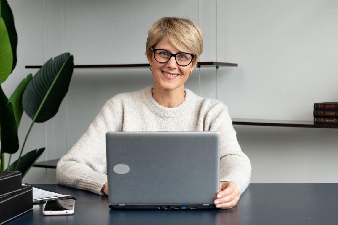 time management, single mom, time management tips, single mom entrepreneur, productivity tips, work life balance, entrepreneur productivity, business organization, mom entrepreneur, remote work productivity, business planning, time management for moms, work from home mom, entrepreneur routine, productivity habits, stress management