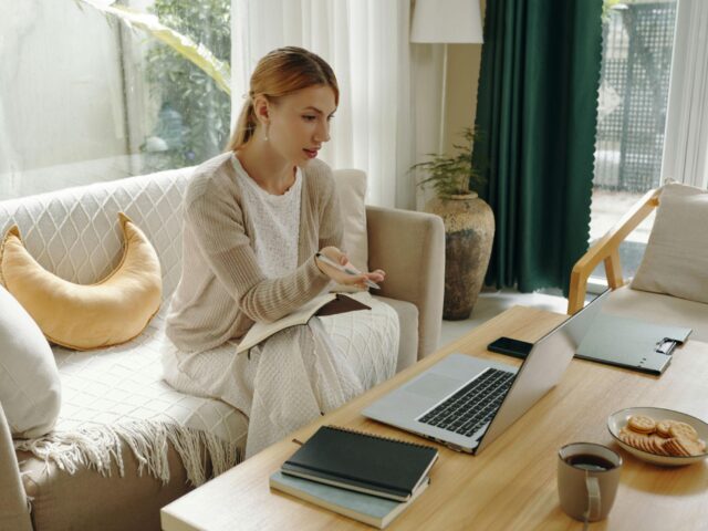 ChatGPT Business Ideas You Can Launch With Zero Experience