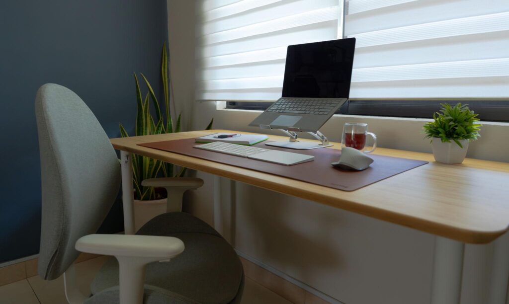 remote work, remote work advice, single mom, work from home, remote productivity, stay motivated, remote employee wellness, active lifestyle, work from home tips, single mom, remote career, productivity habits, healthy remote work, work-life balance, remote worker motivation, home office setup