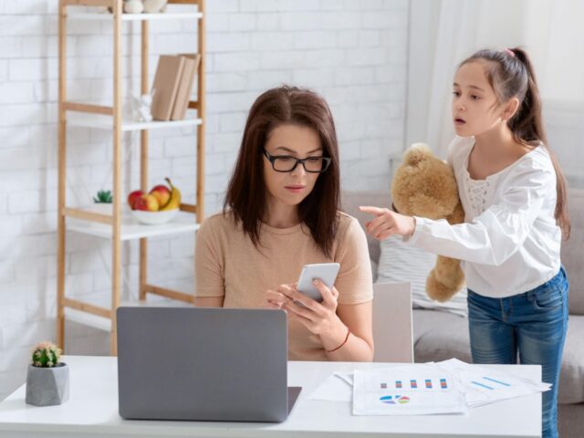 Remote Work Advice: How to Work From Home With Kids Around (Without Losing Your Mind)