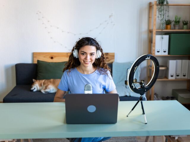 Remote Work: How Single Moms Can Avoid Scams