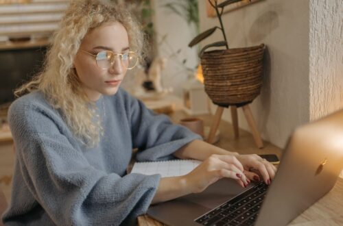 side hustles, AI side hustles, AI tools, beginner AI, ChatGPT, passive income, freelance writing, virtual assistant, digital products, resume writing, Etsy seller, content creation, online business, work from home, single mom, extra income, social media management, AI productivity