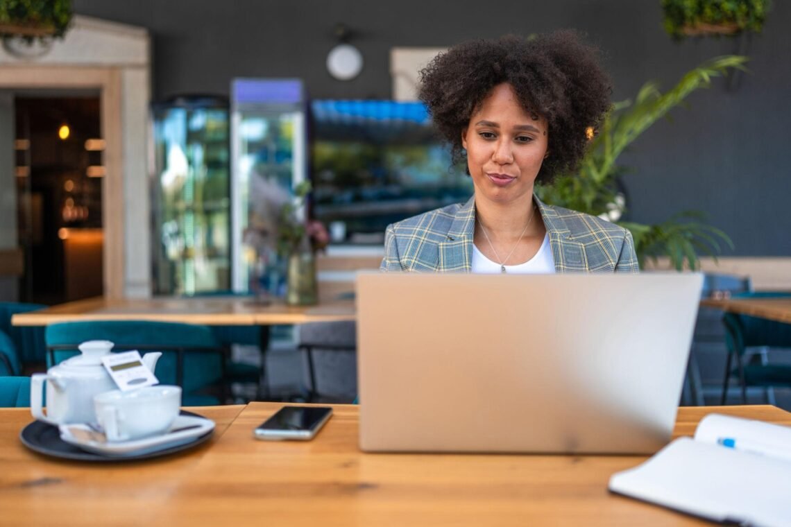 ChatGPT, passive income, passive income for single moms, ways to make passive income, AI passive income, digital products, online business, ChatGPT for business, side hustles for single moms, ebooks, printables, affiliate marketing, online courses, blogging, AI tools, single mom