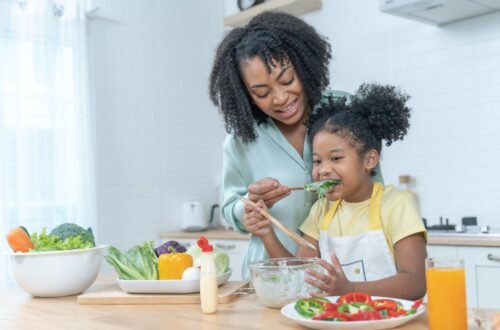 single mom, healthy habits for single moms, single mom wellness, healthy daily habits, self-care for single moms, healthy lifestyle, single mother wellness, healthy routines, daily wellness routine, healthy eating, exercise for busy moms, stress management, sleep habits, working single mom, wellness for moms
