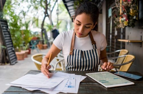 small business, small business finances, financial habits, business profitability, cash flow management, business budgeting, business expenses, small business accounting, financial planning, business profit, business savings, single mom entrepreneur, women entrepreneurs, business financial management, single mom