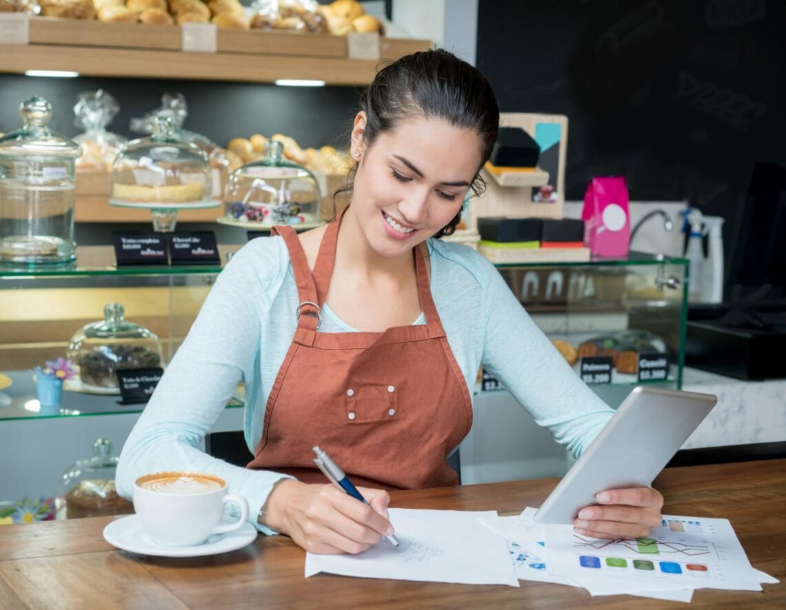 small business, single mom, start a small business, business startup, entrepreneur, starting a business, small business planning, startup costs, business plan, business budgeting, small business branding, single mom entrepreneur, women entrepreneurs, starting a business with little money